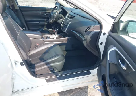 2017 Nissan Altima 2.5/2.5 S/2.5 Sl/2.5 Sr/2.5 Sv из США, поврежденный, VIN 1N4AL3AP1HC126067